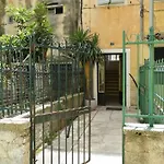 Cozy In The Heart Of The Historic Center Daire Korfu